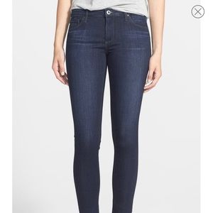 Women’s AG Jeans Dark Wash Cigarette Leg Size 30